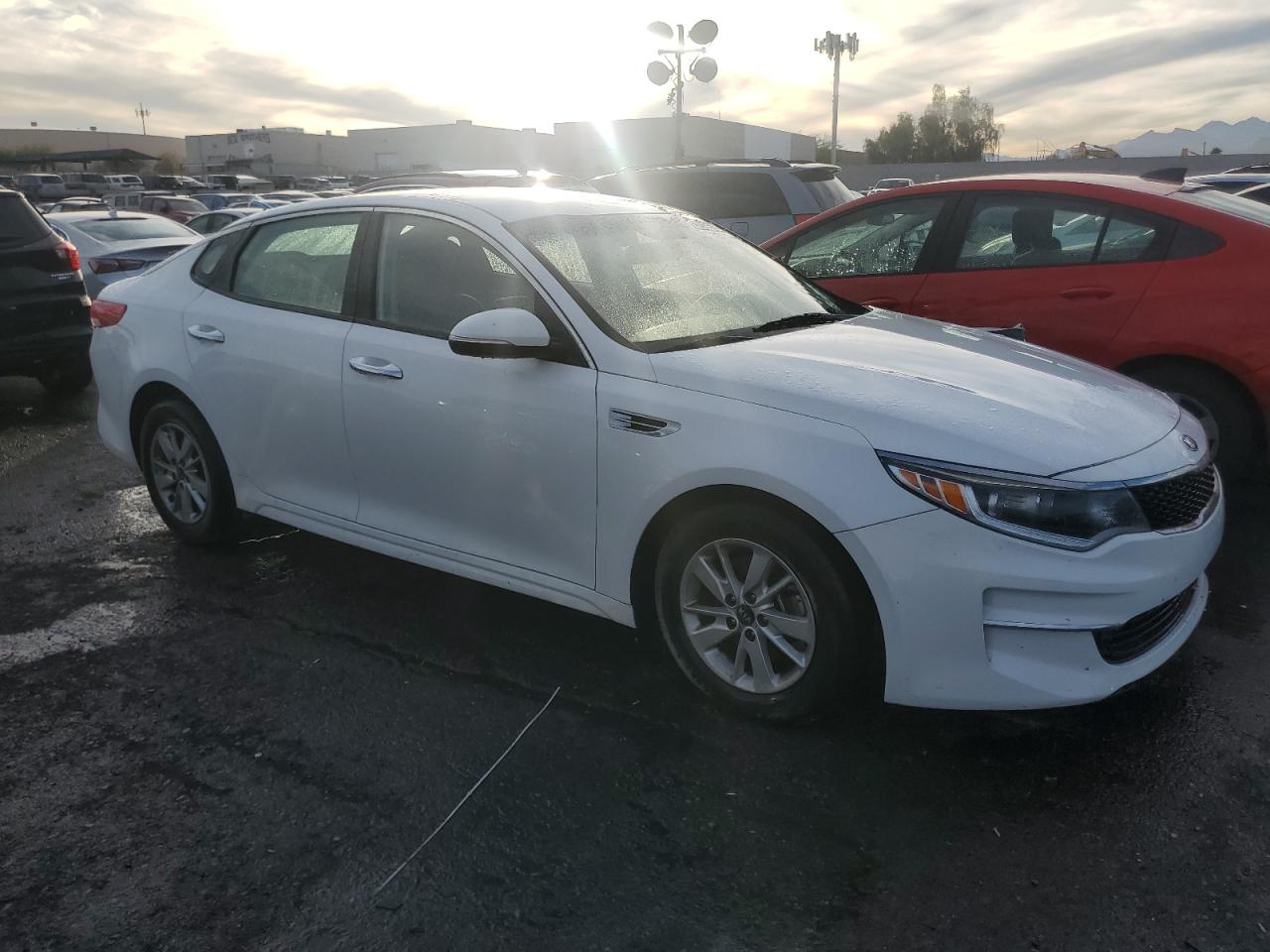 VIN 5XXGT4L35JG203615 2018 KIA OPTIMA no.4