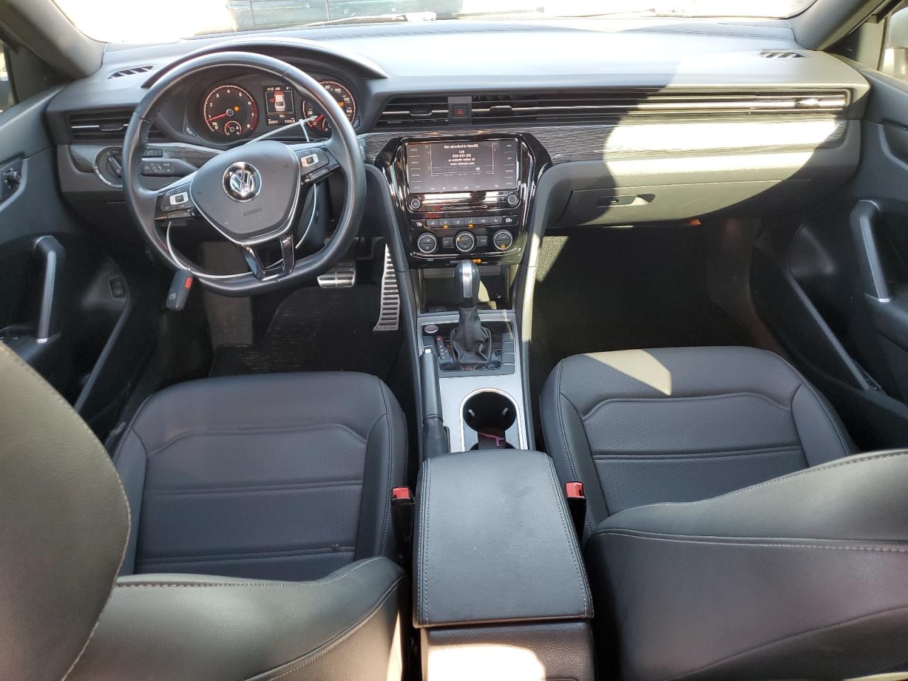 2021 Volkswagen Passat - Image 8