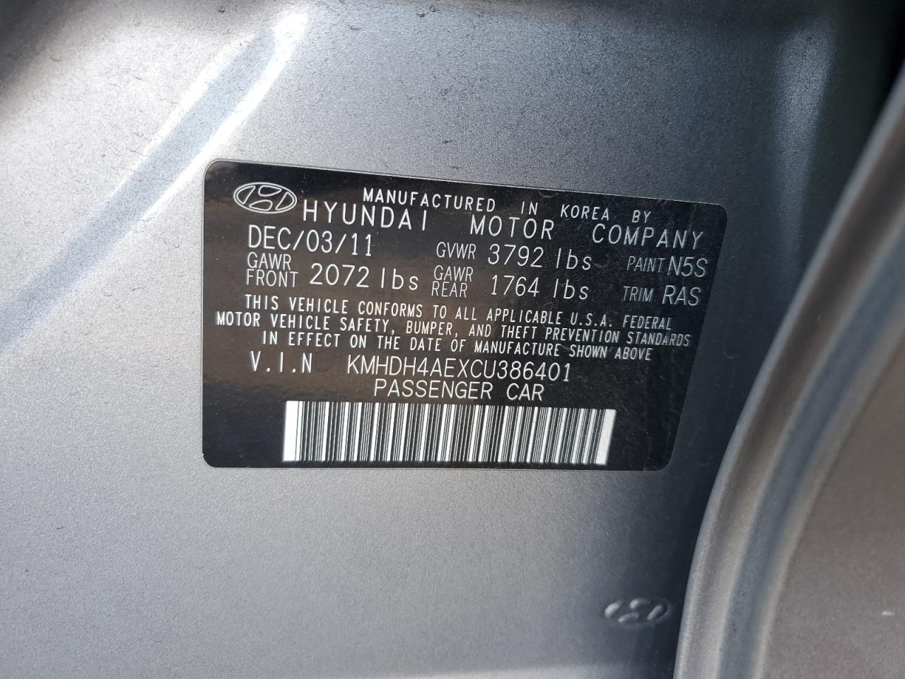 2012 Hyundai Elantra - Image 12