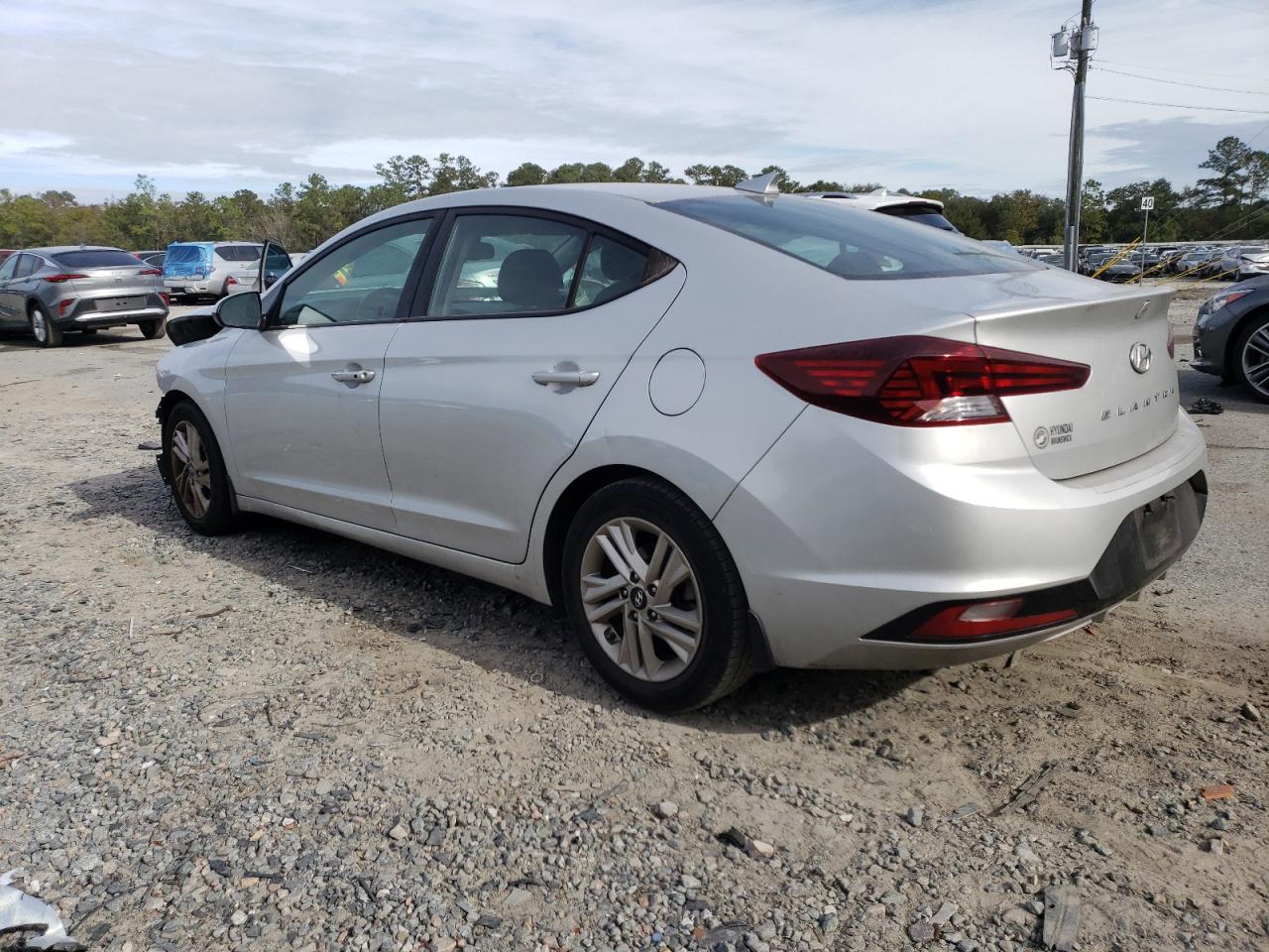 2020 Hyundai Elantra - Image 2