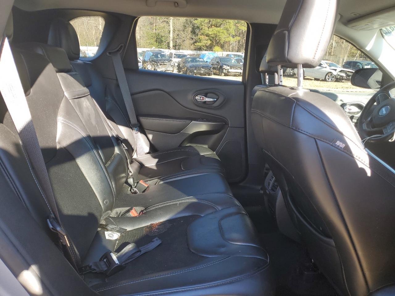 2019 Jeep Grand Cherokee - Image 11