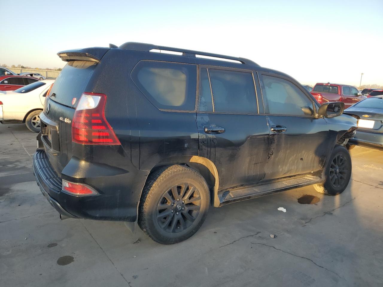 2022 Lexus GX - Image 3