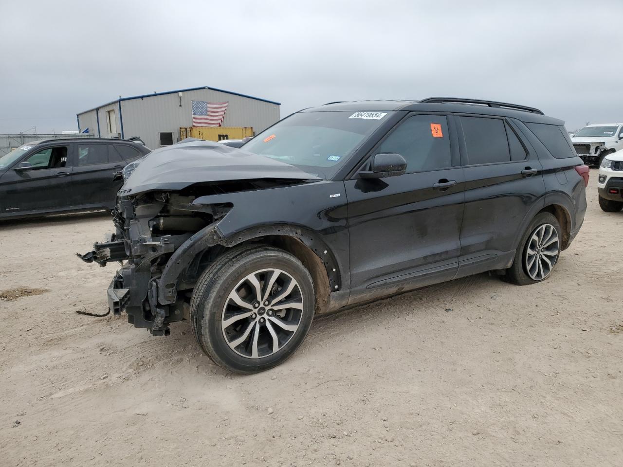 2022 Ford Explorer - Image 1