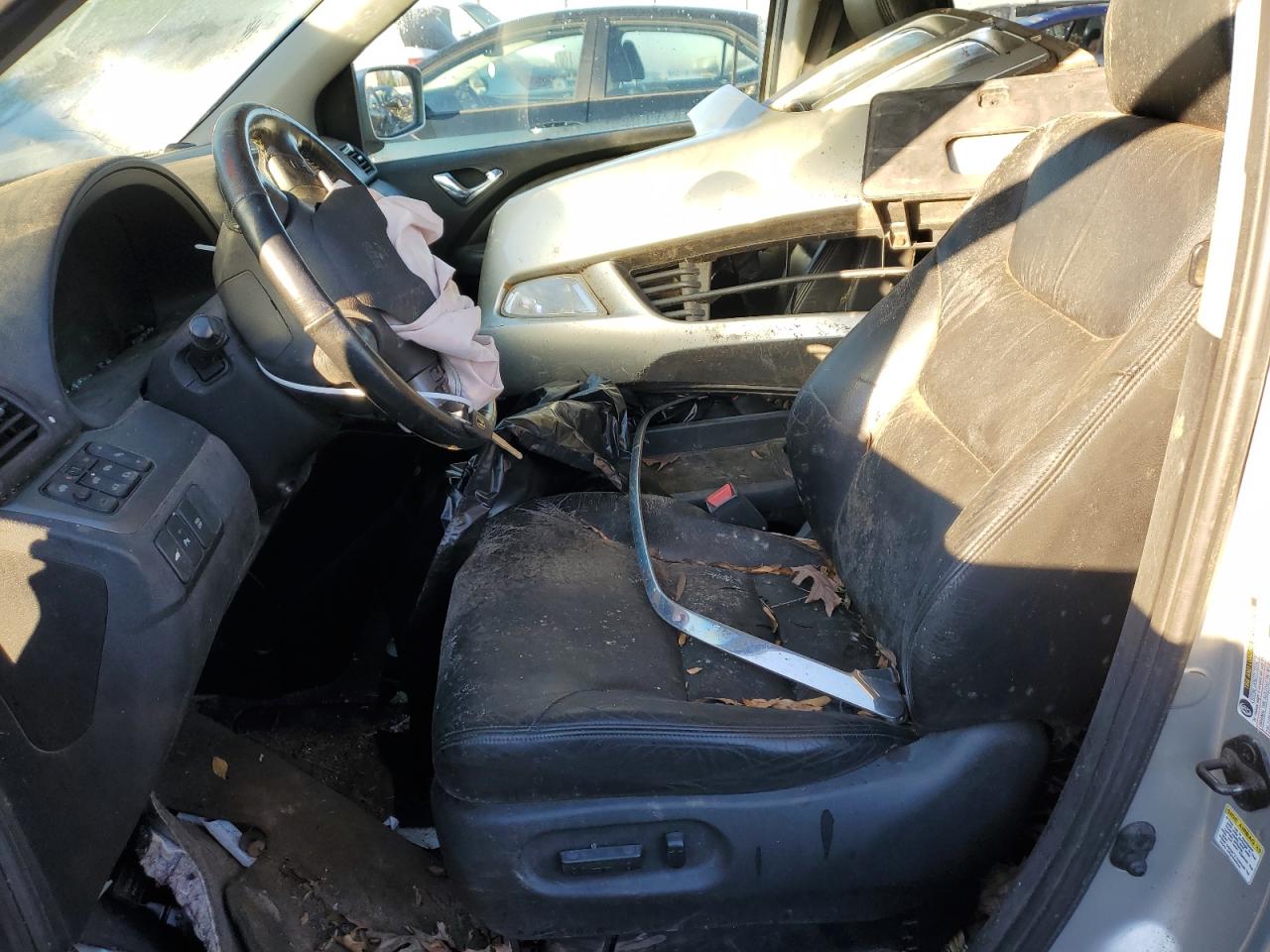 2005 Honda Odyssey Touring VIN: 5FNRL38835B060633 Lot: 85827524