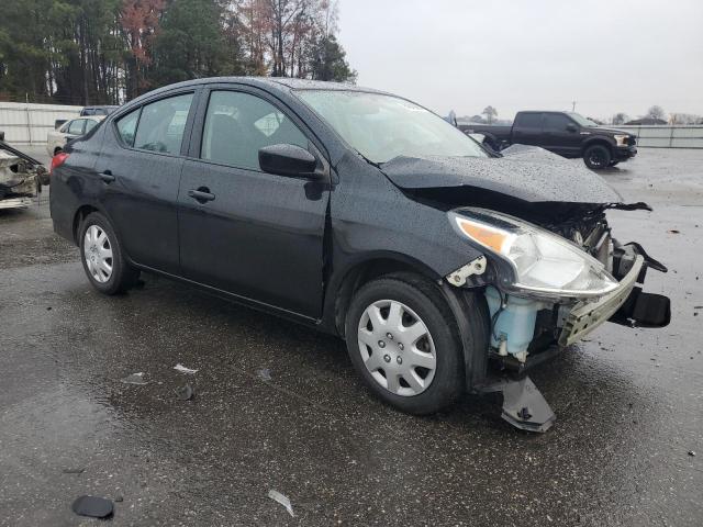  NISSAN VERSA 2017 Чорний