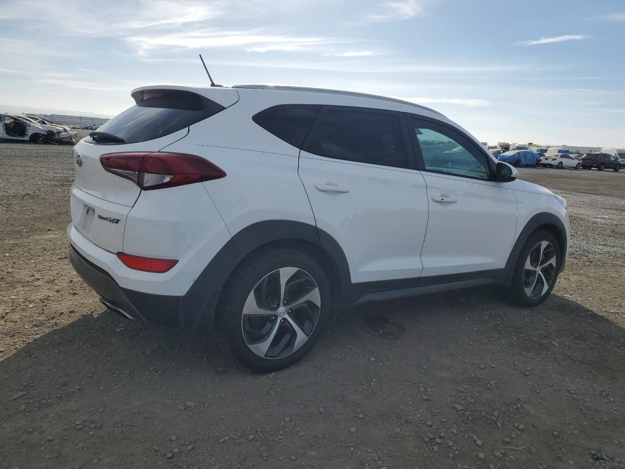 VIN KM8J33A2XGU075137 2016 HYUNDAI TUCSON no.3