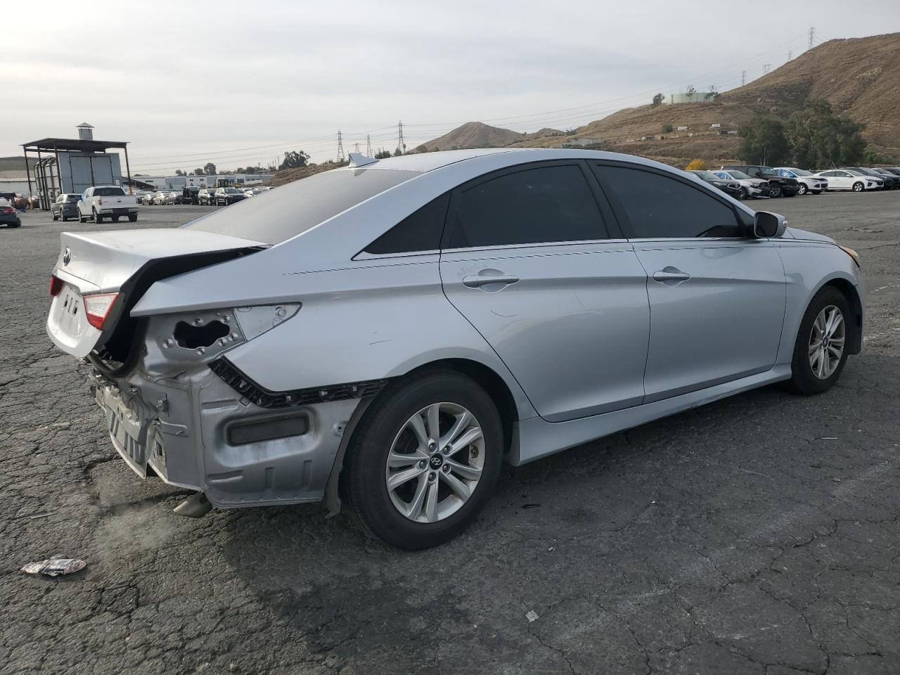 2014 Hyundai Sonata - Image 3