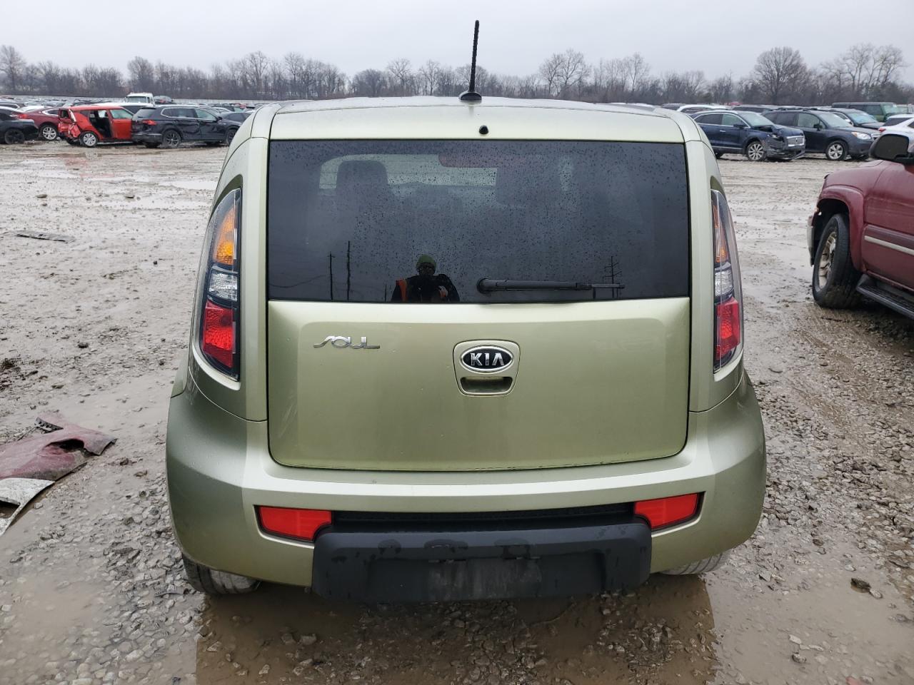 2010 Kia Soul + VIN: KNDJT2A24A7037889 Lot: 85053754