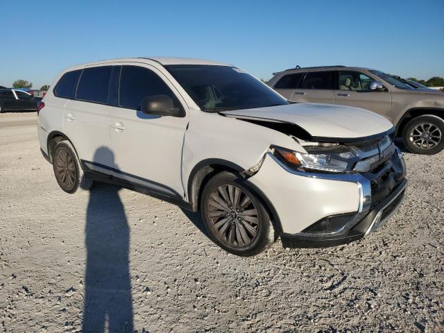  MITSUBISHI OUTLANDER 2019 Biały