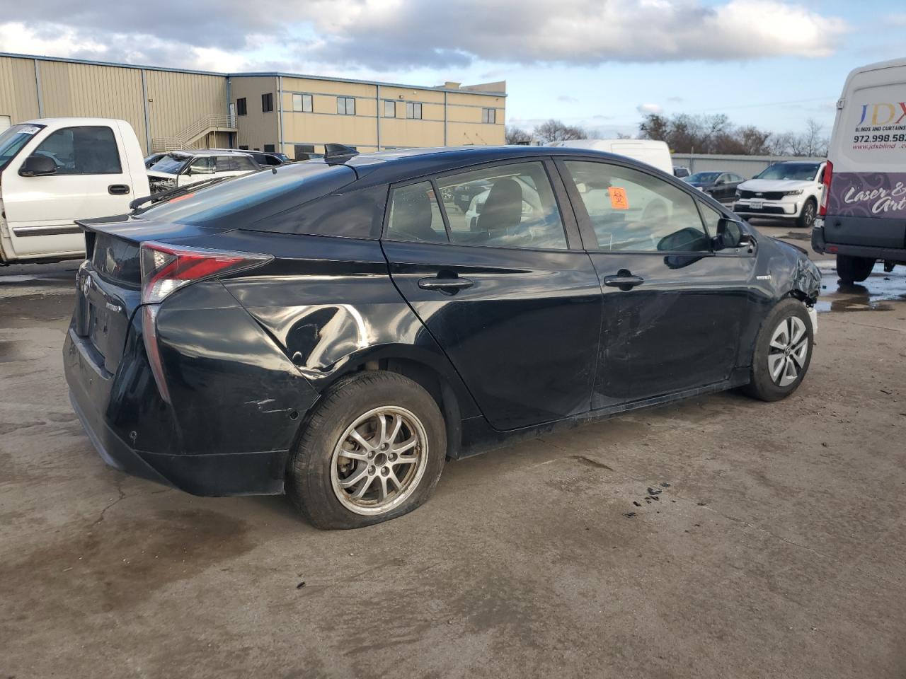 VIN JTDKBRFUXJ3581976 2018 TOYOTA PRIUS no.3