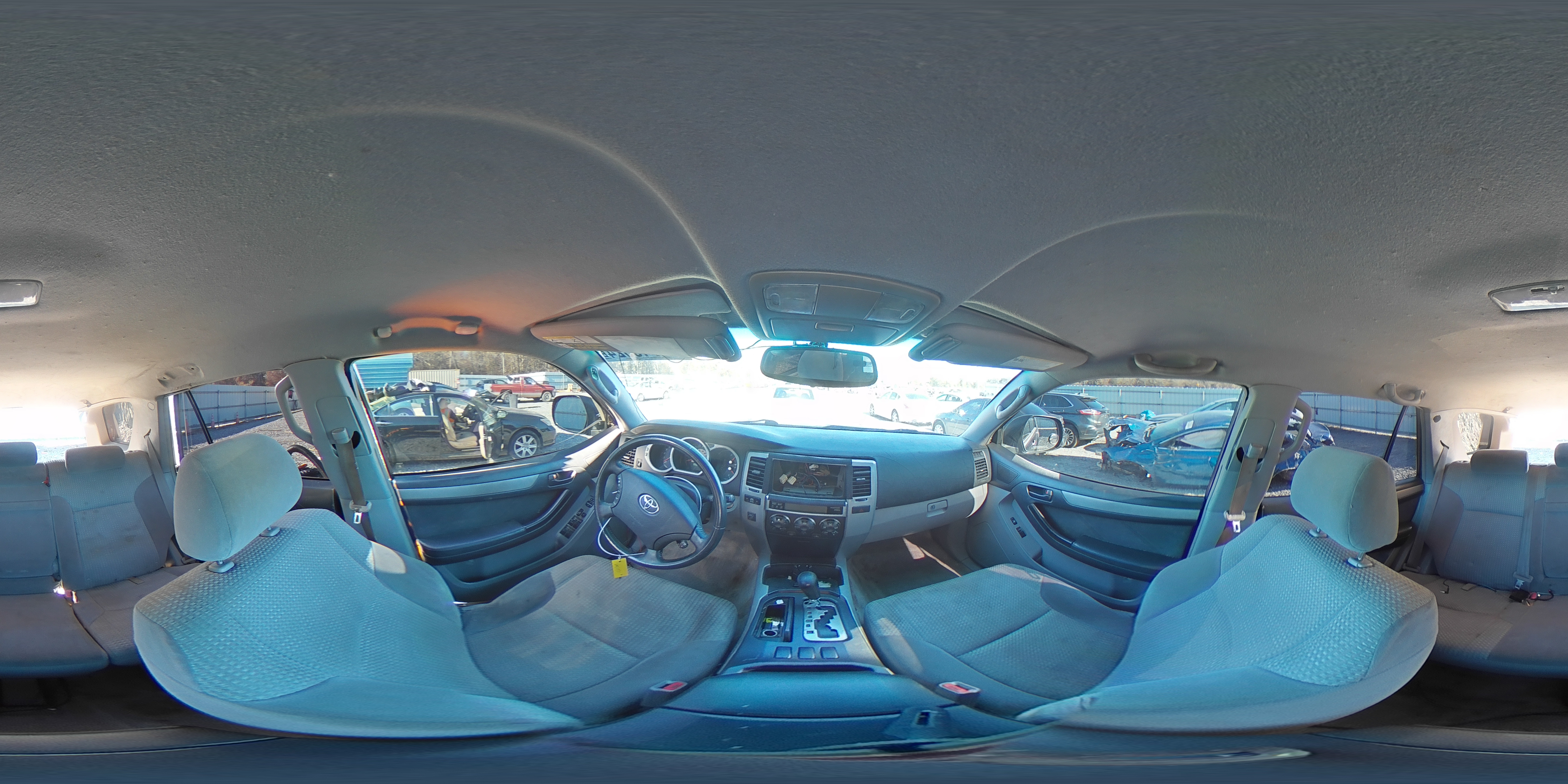 2005 Toyota 4Runner - Image 13