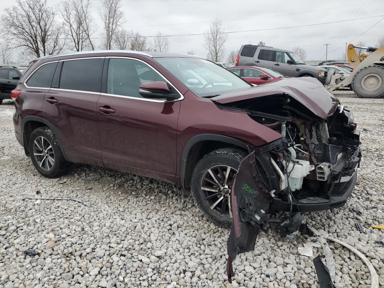 VIN 5TDJZRFH3JS815027 2018 TOYOTA HIGHLANDER no.4