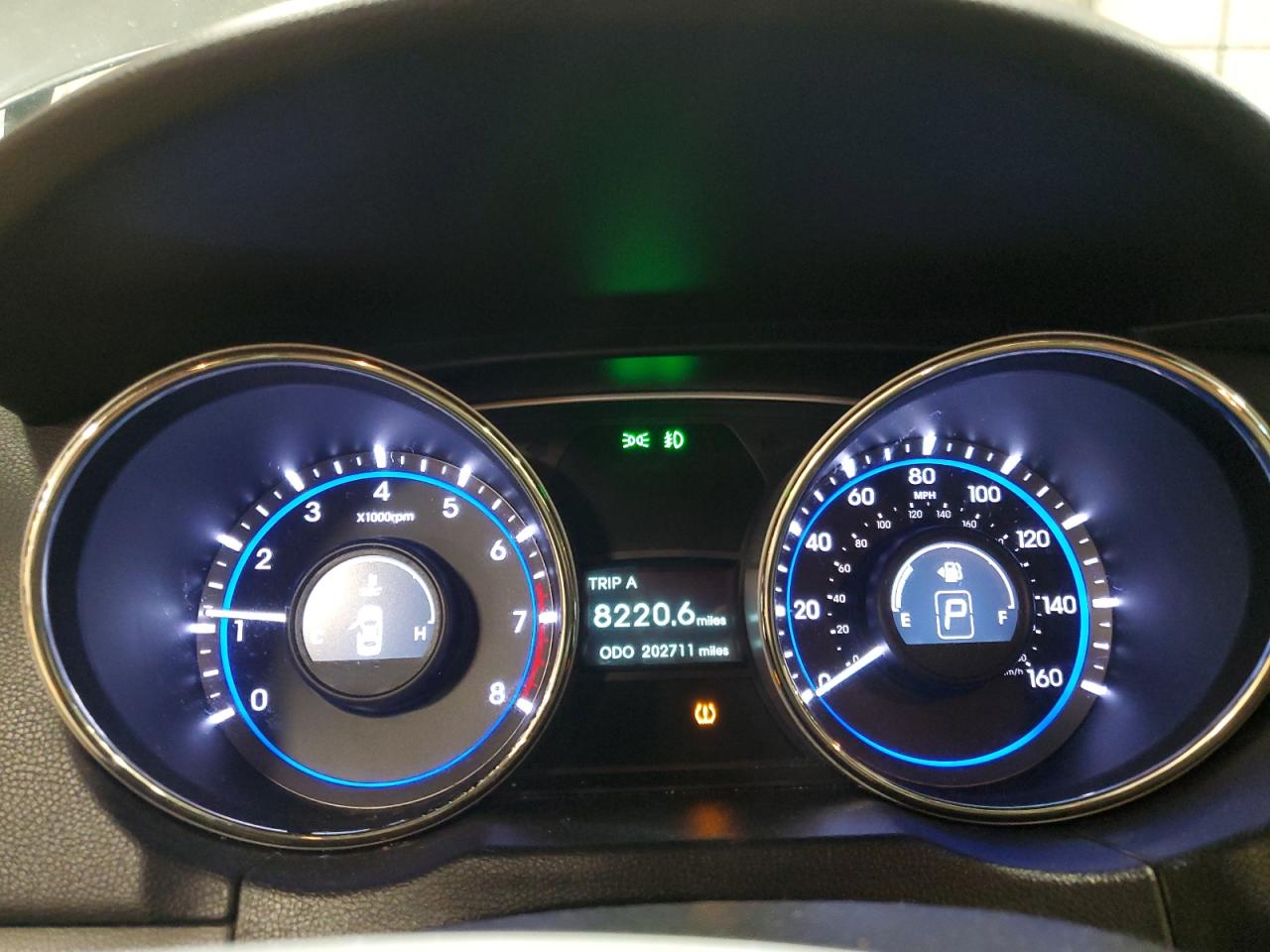 2013 Hyundai Sonata - Image 9