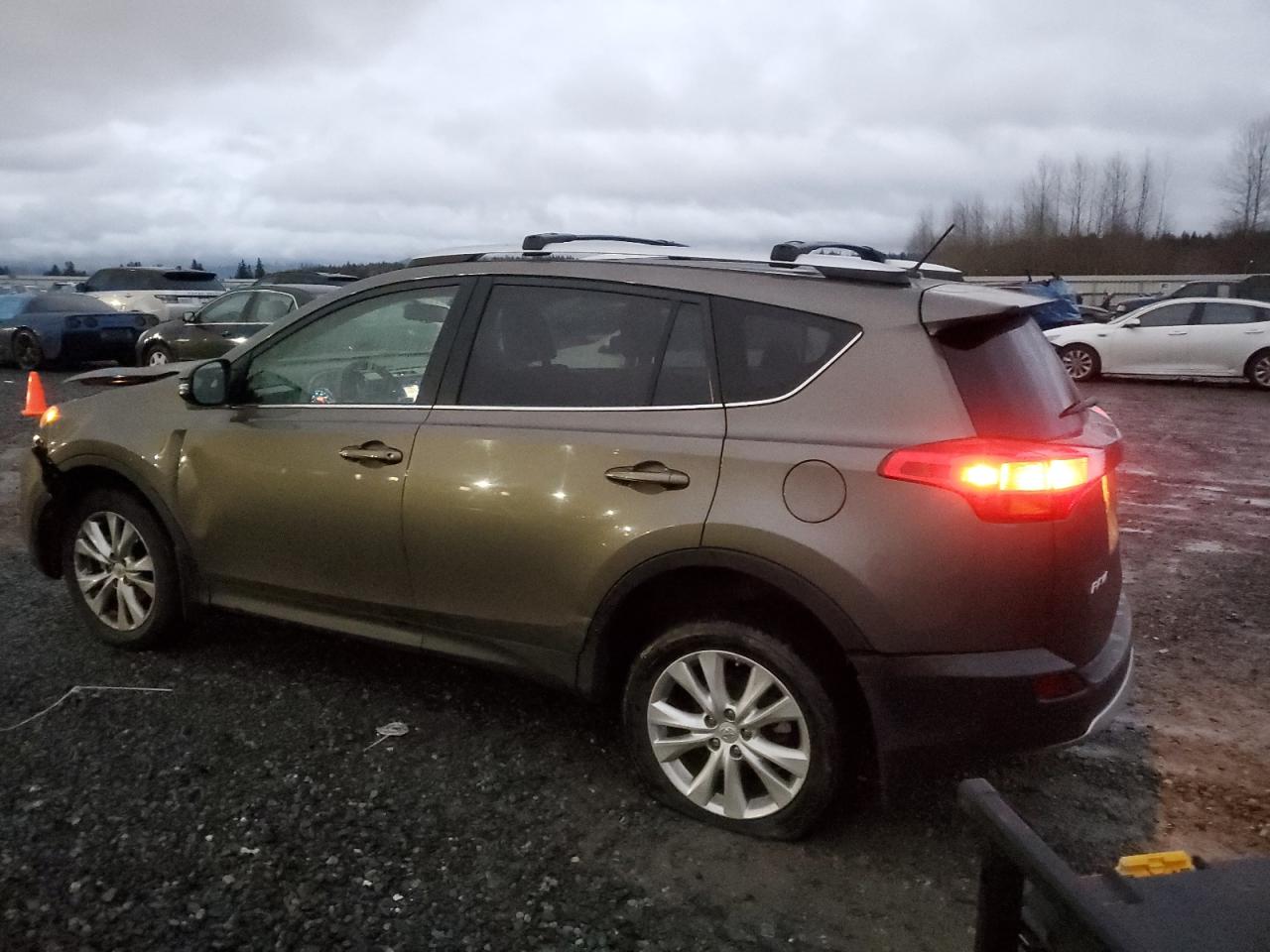 VIN JTMDFREV3FD169018 2015 TOYOTA RAV4 no.2