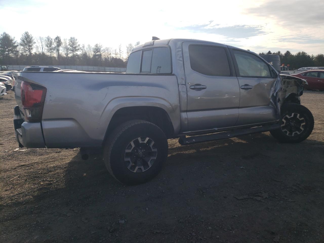 2019 Toyota Tacoma - Image 3