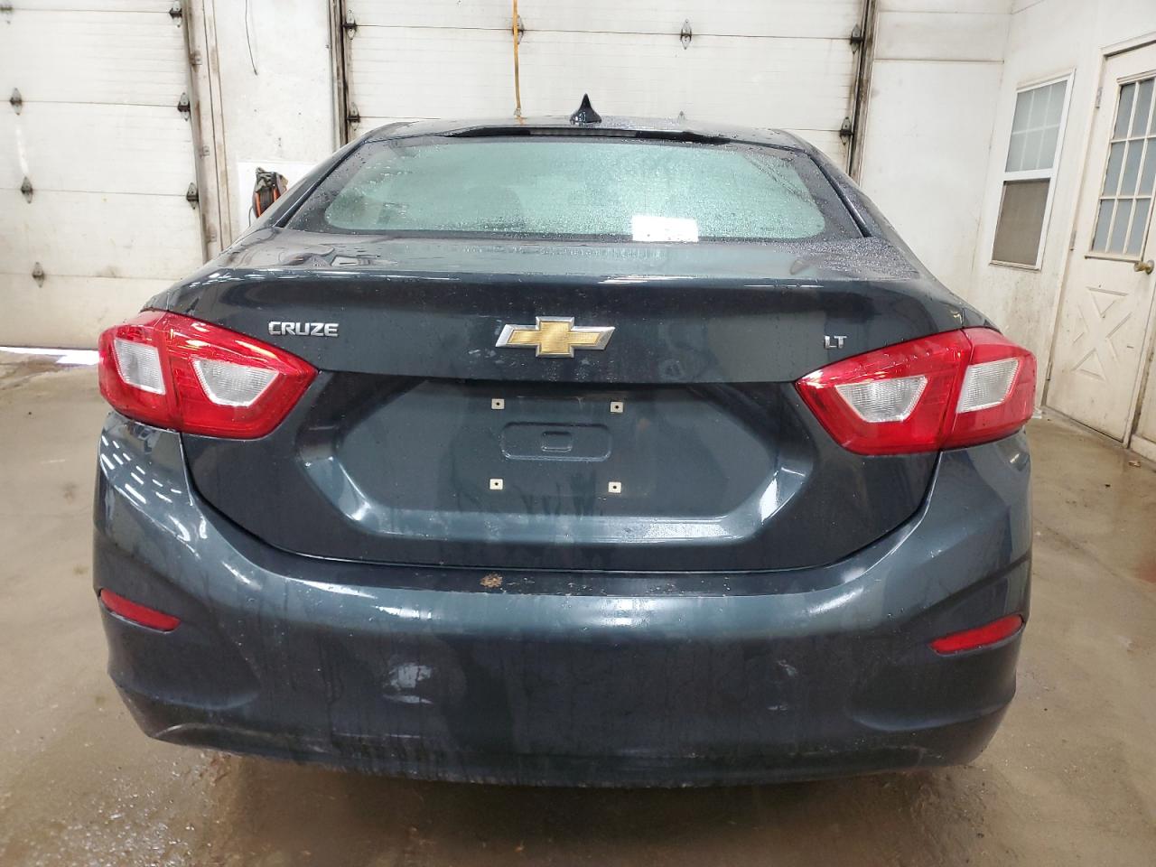 2017 Chevrolet Cruze - Image 6