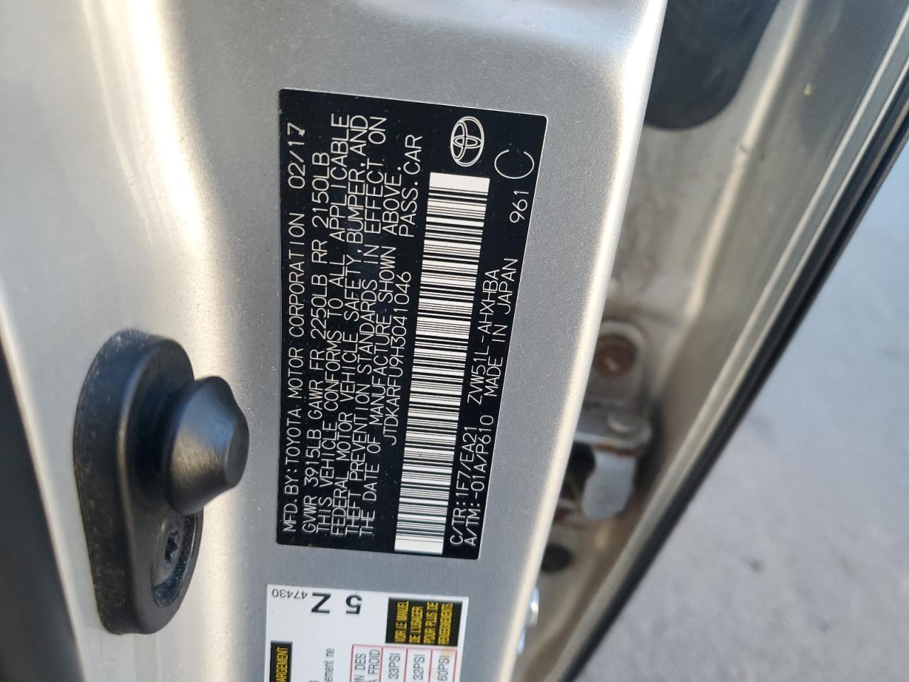 2017 Toyota Prius - Image 13