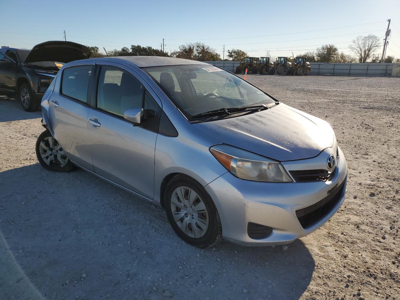 VIN JTDKTUD32DD561357 2013 TOYOTA YARIS no.4