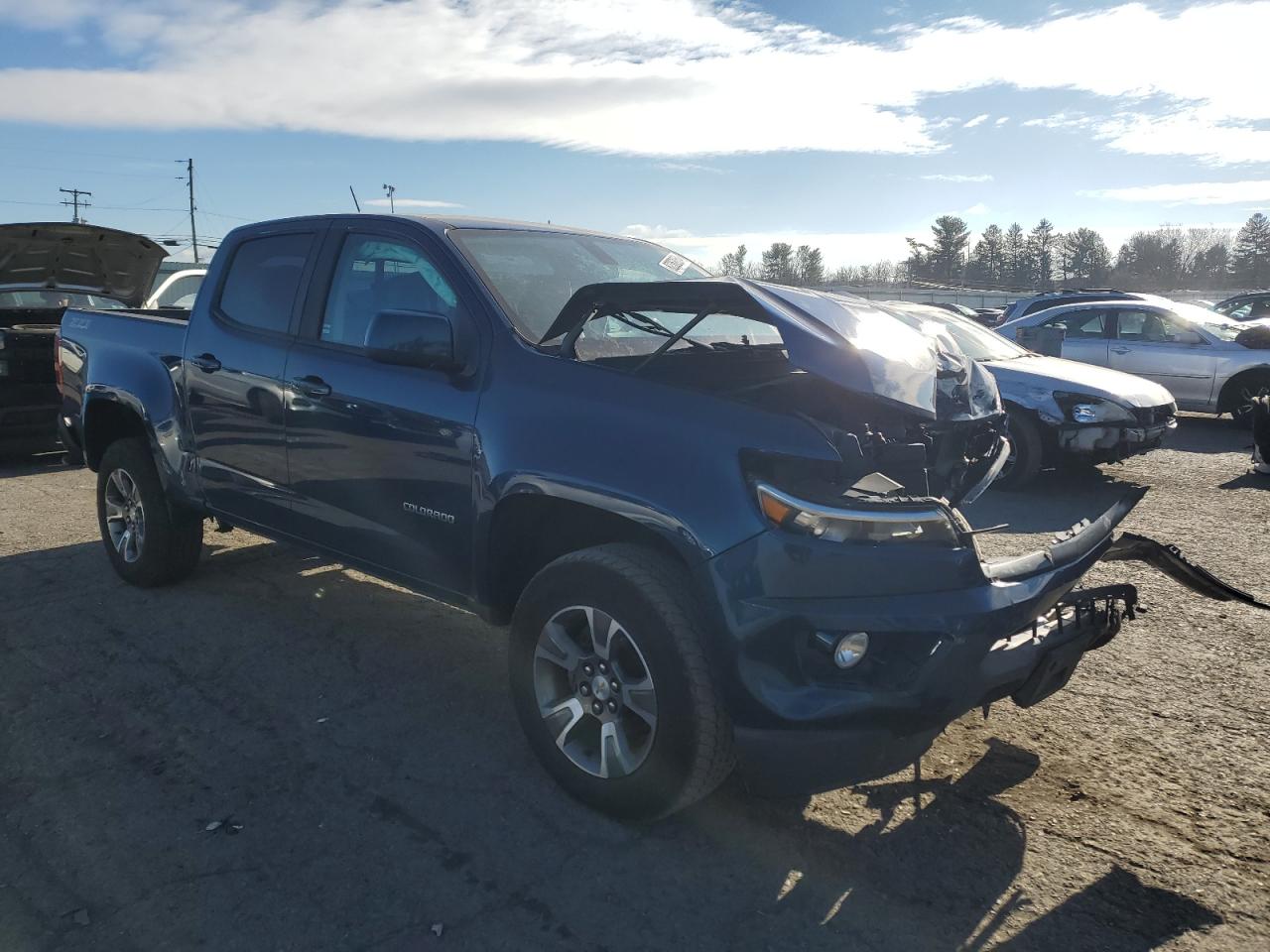 VIN 1GCGTDEN6L1100961 2020 CHEVROLET COLORADO no.4