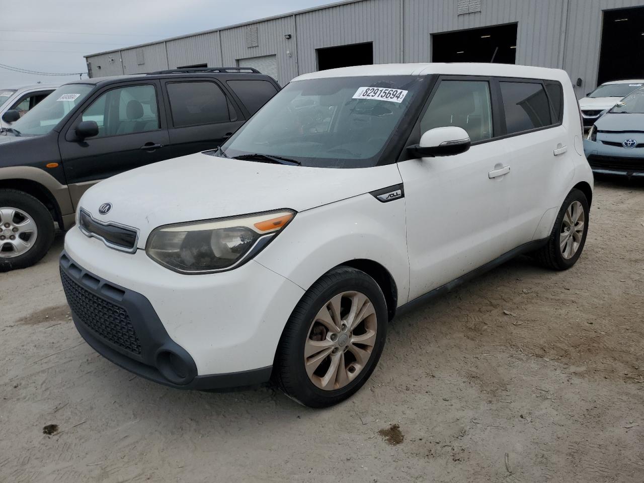 VIN KNDJP3A5XE7061639 2014 KIA SOUL no.1