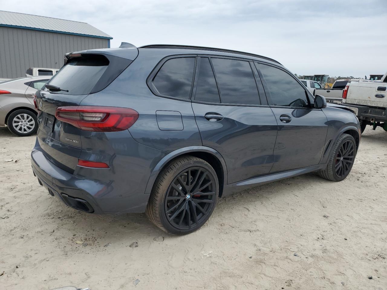 VIN 5UXCR4C08M9F17085 2021 BMW X5 no.3