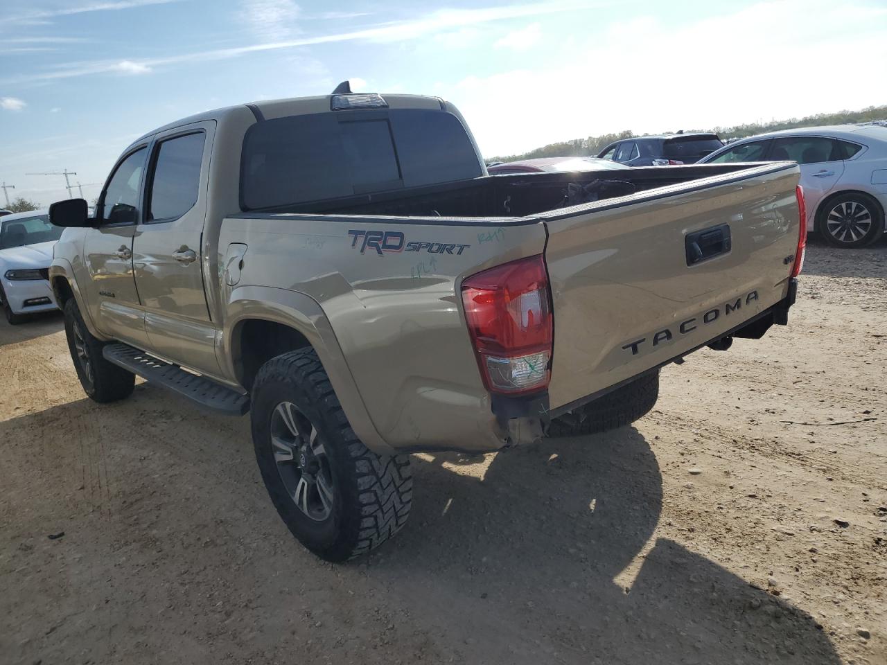 VIN 5TFAZ5CN9HX052115 2017 TOYOTA TACOMA no.2