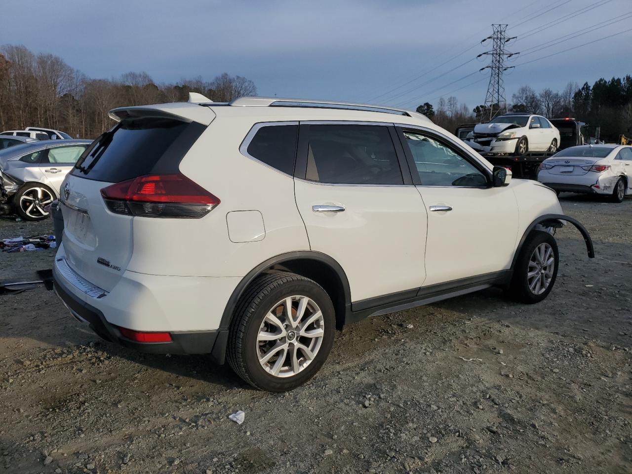 2019 Nissan Rogue - Image 3