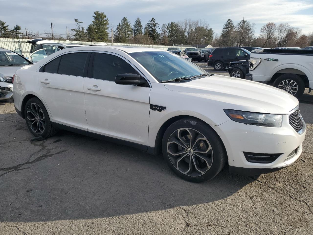 2017 Ford Taurus - Image 4