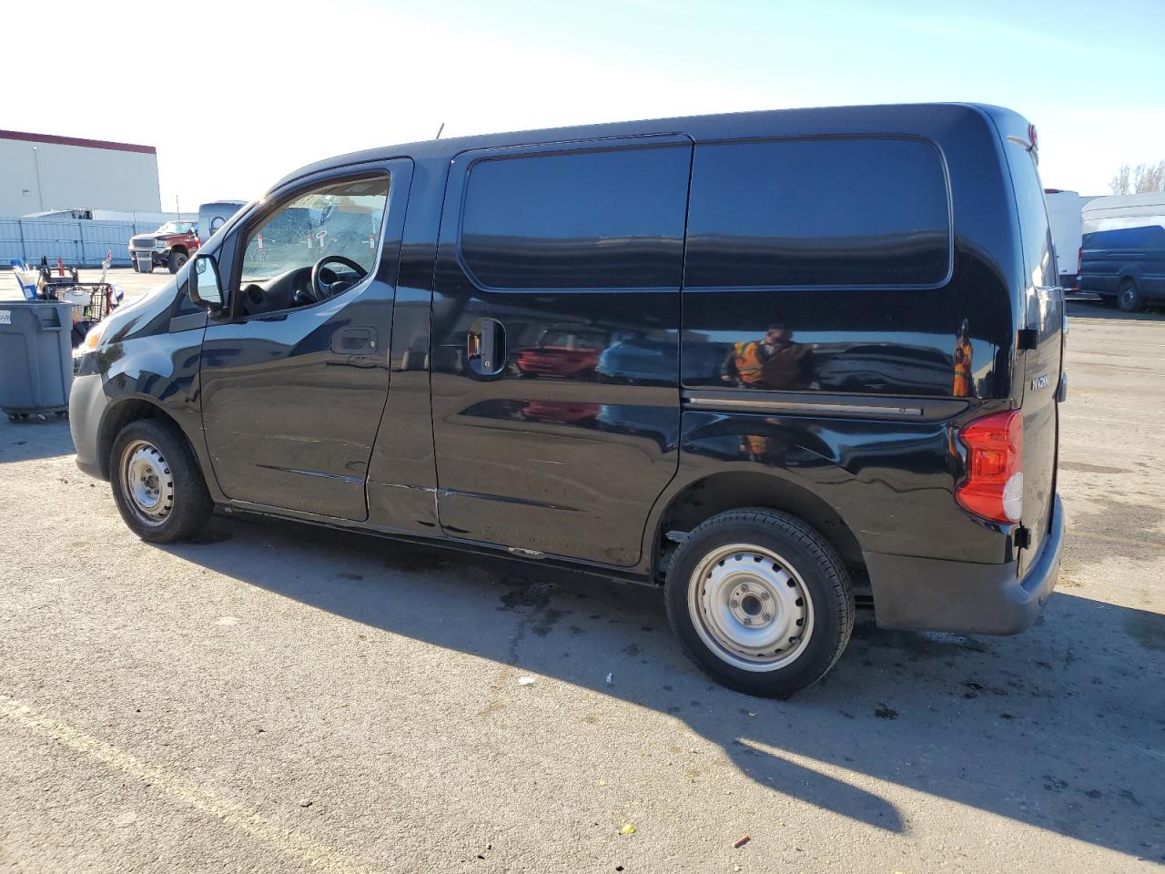 VIN 3N6CM0KN4FK712701 2015 NISSAN NV no.2