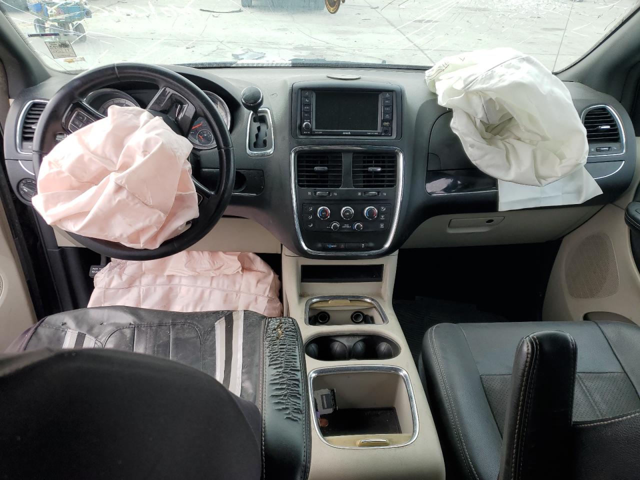 2019 Dodge Caravan - Image 8