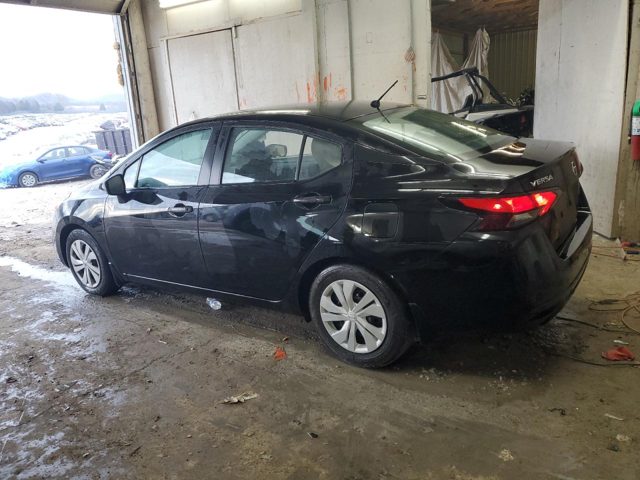 2021 Nissan Versa - Image 2