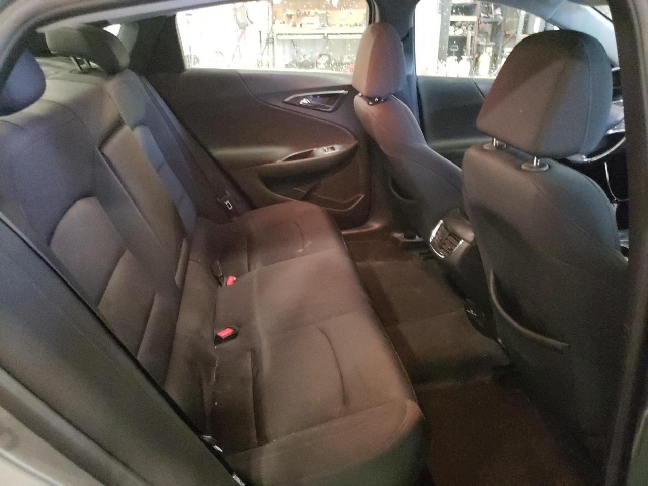 2018 Chevrolet Malibu - Image 10