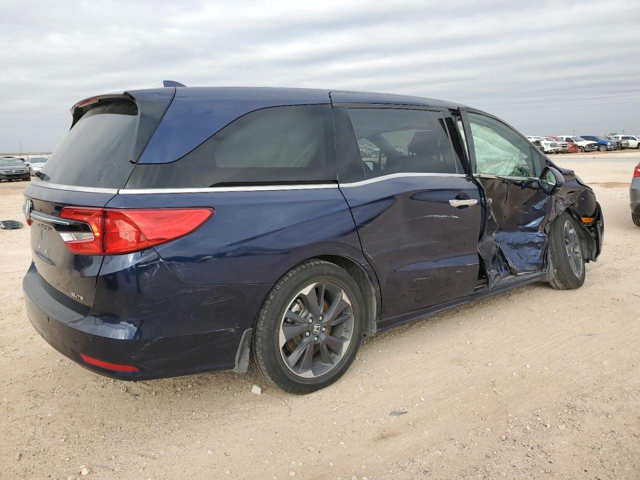 2022 Honda Odyssey - Image 3