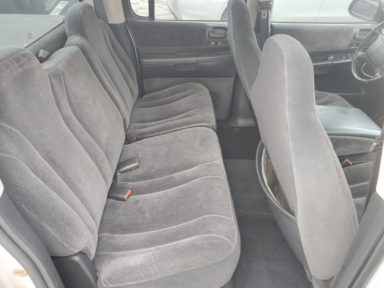 2002 Dodge Dakota - Image 10