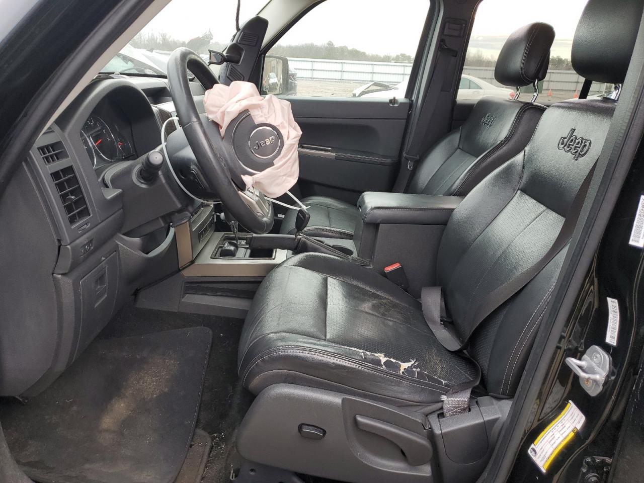 2012 Jeep Liberty (North America) - Image 7