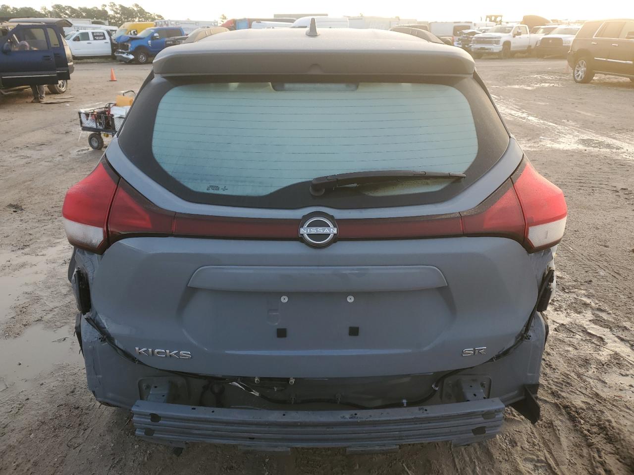 2022 Nissan Kicks - Image 6