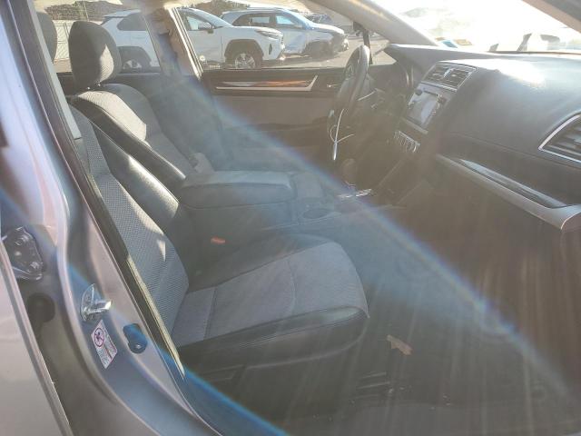  SUBARU LEGACY 2017 Srebrny