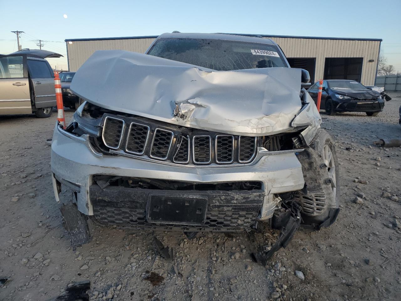 2021 Jeep Grand Cherokee - Image 5