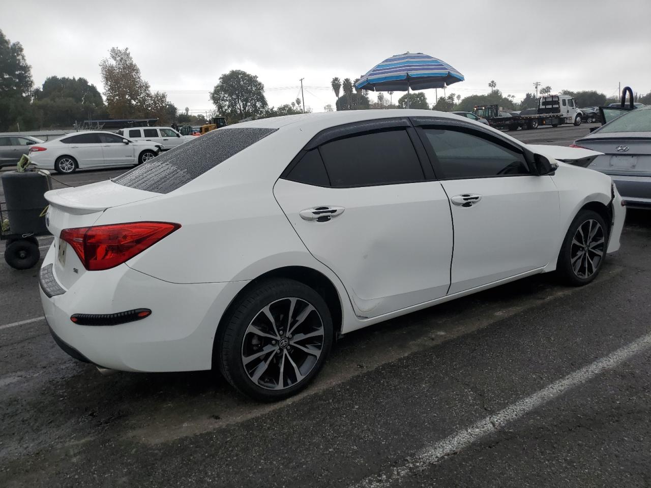 VIN 5YFBURHE4JP779427 2018 TOYOTA COROLLA no.3