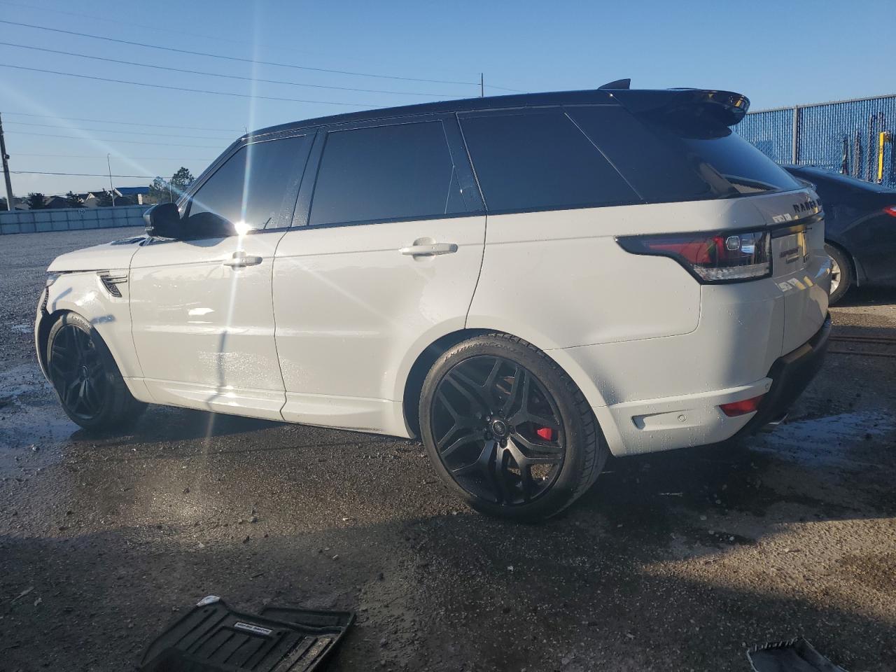 2017 Land Rover Range Rover - Image 2