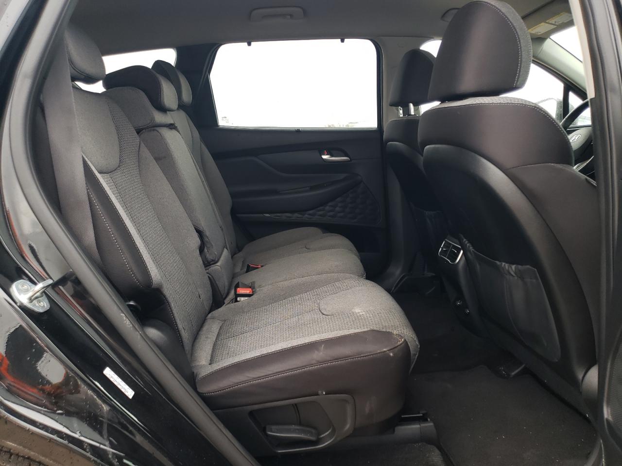 2022 Hyundai Santa Fe - Image 11
