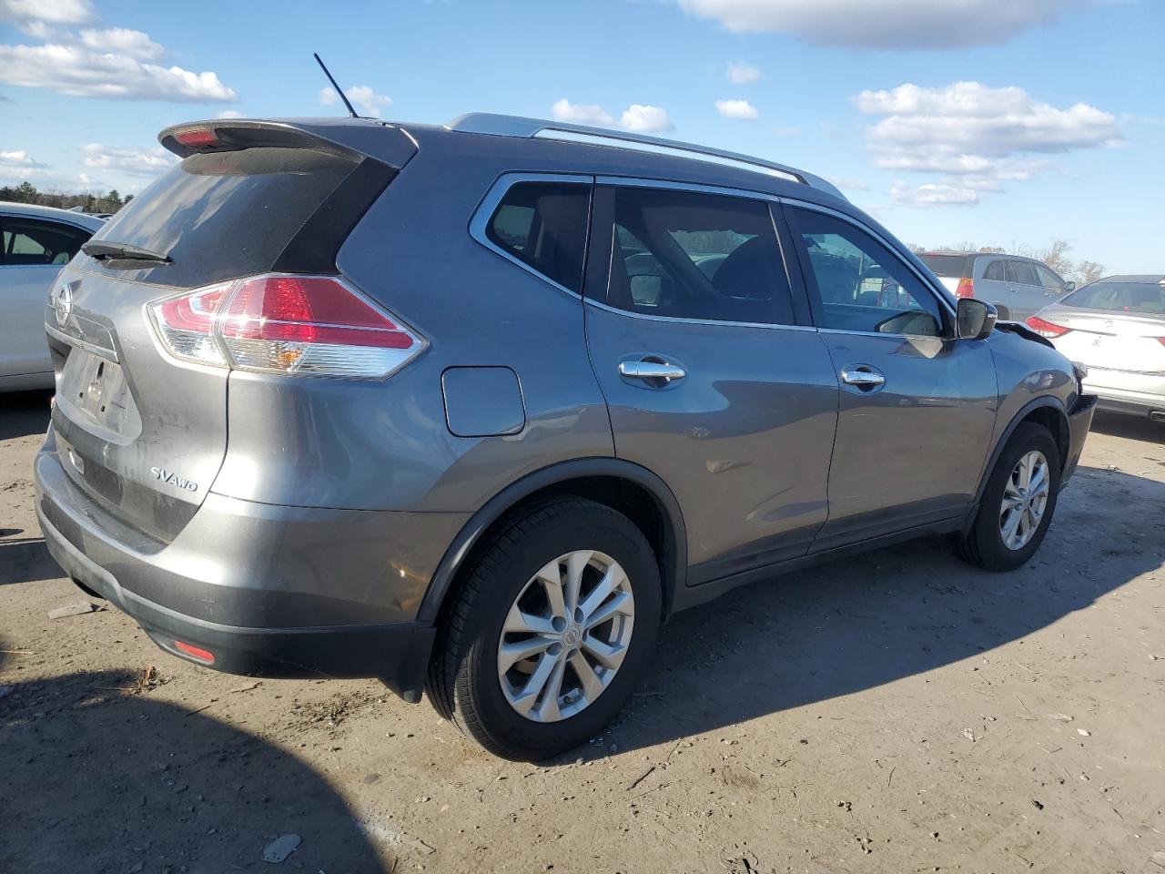2015 Nissan Rogue - Image 3