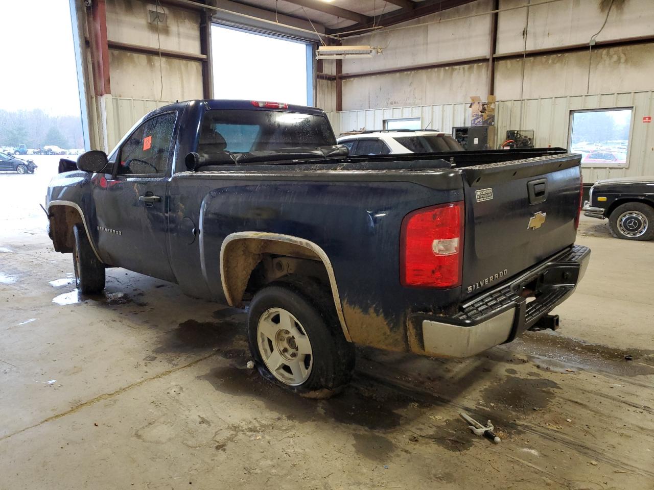 2009 Chevrolet Silverado - Image 2