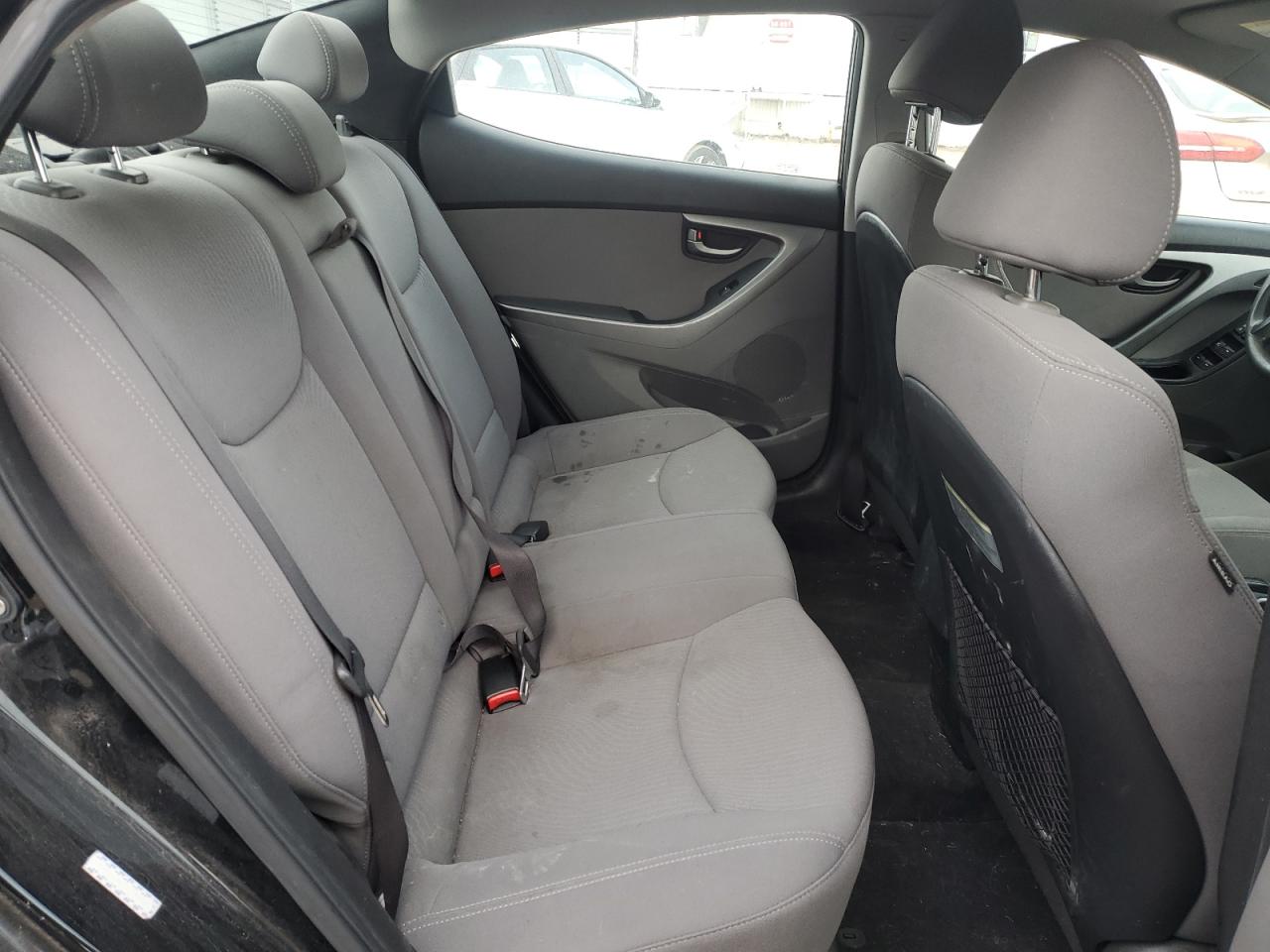 2015 Hyundai Elantra - Image 10