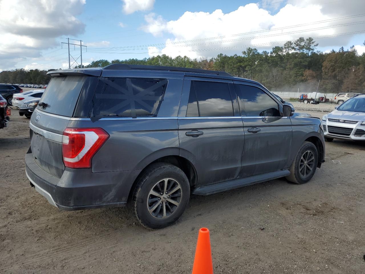 2019 Ford Expedition - Image 3