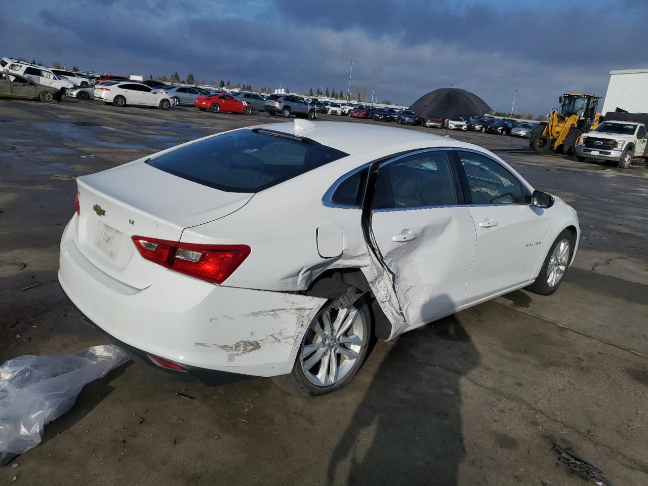 VIN 1G1ZE5ST5GF305569 2016 CHEVROLET MALIBU no.3