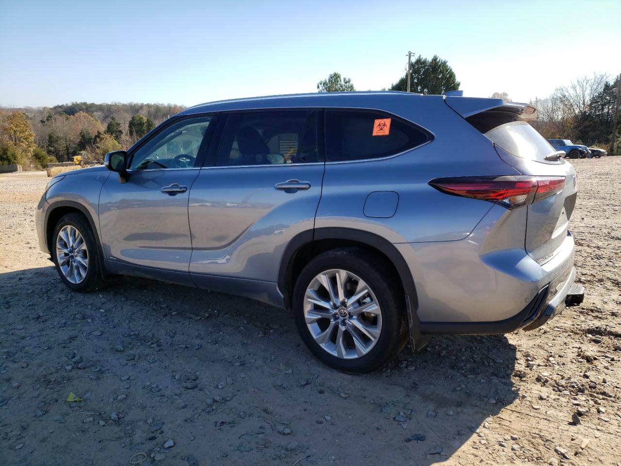 2024 Toyota Highlander - Image 2