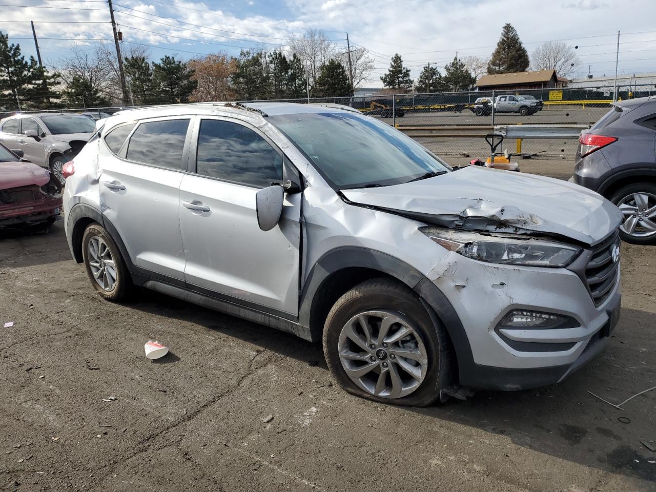 VIN KM8J3CA28GU110774 2016 HYUNDAI TUCSON no.4