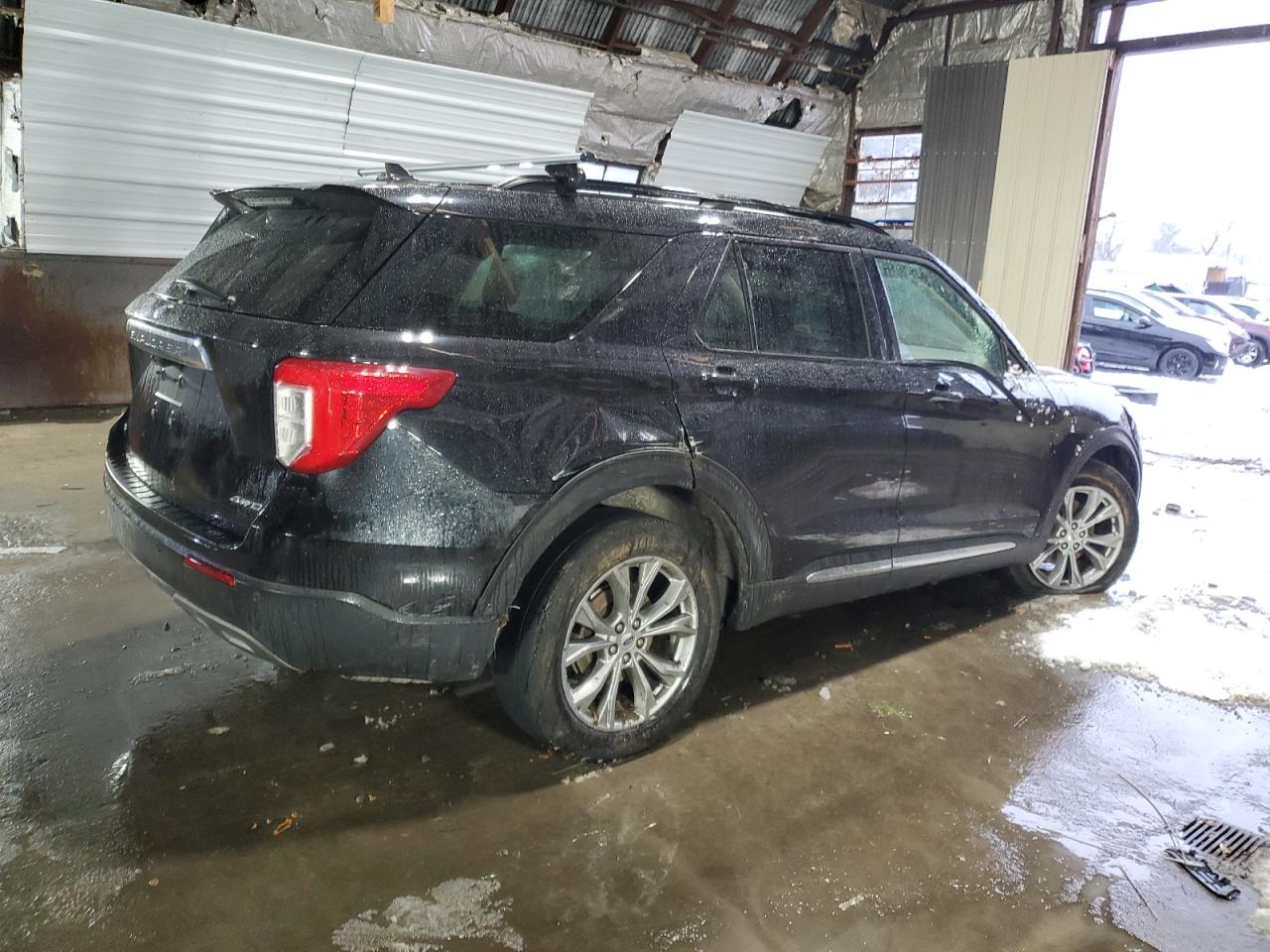 2022 Ford Explorer - Image 3
