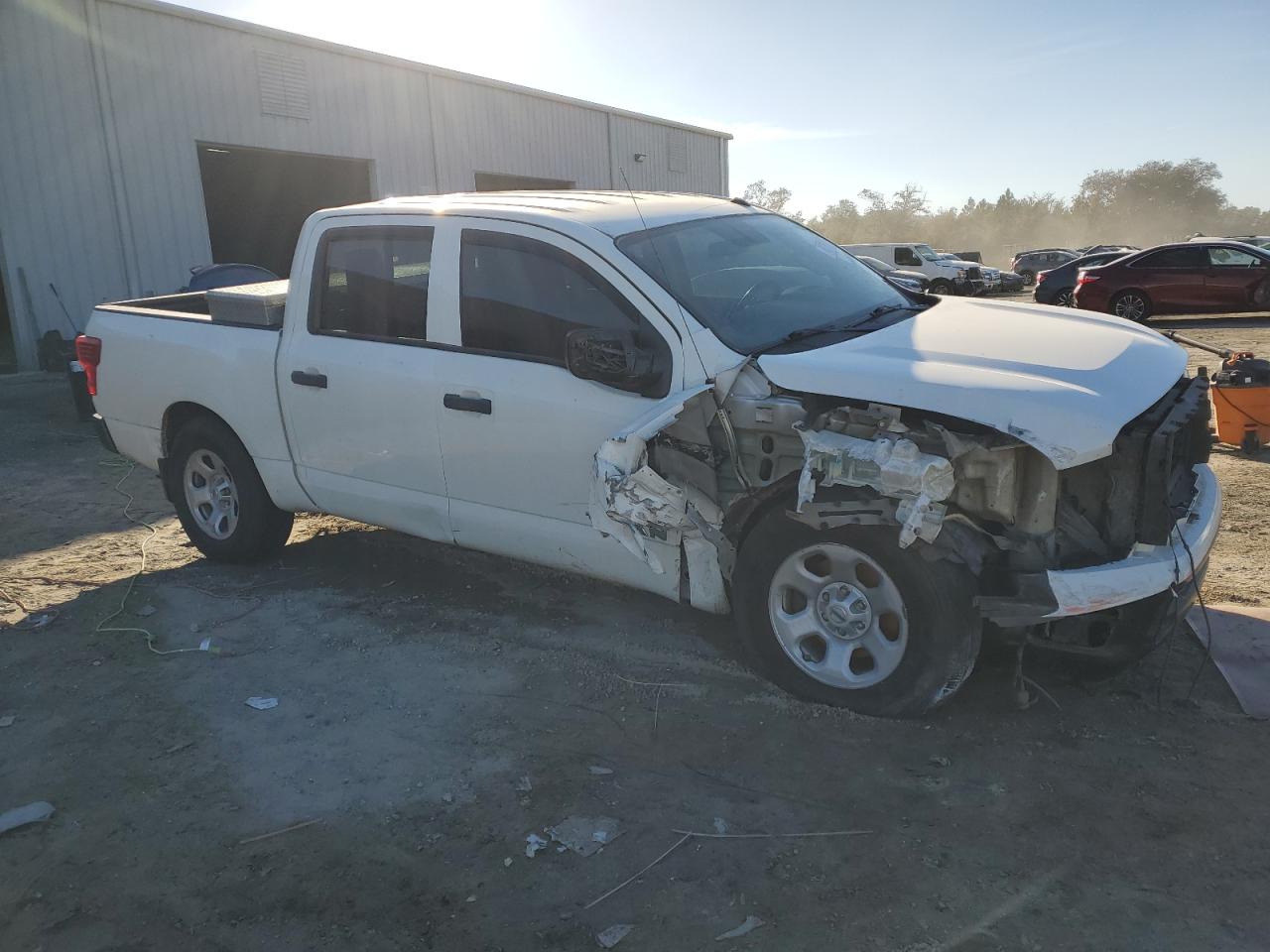 VIN 1N6AA1EJ0KN507329 2019 NISSAN TITAN no.4